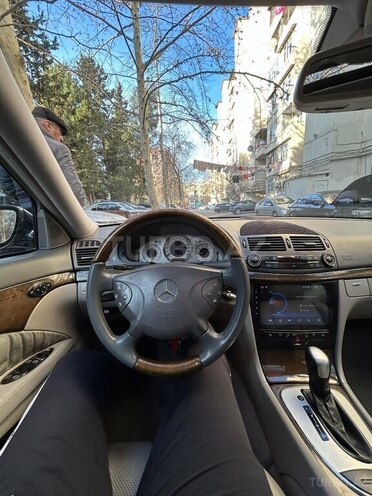 Mercedes E 240 2003, 165,000 km - 2.6 l - Bakı
