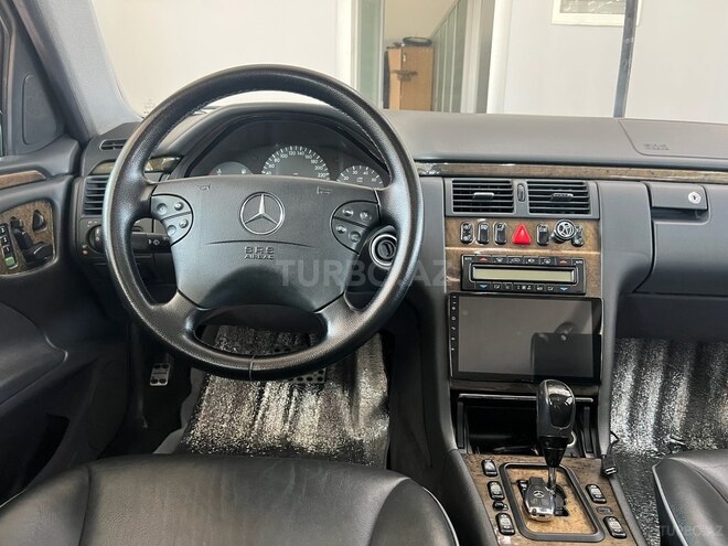 Mercedes E 320 1999, 192,000 km - 3.2 л - Bakı