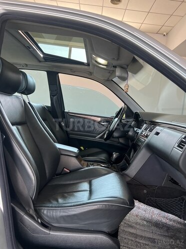 Mercedes E 320 1999, 192,000 km - 3.2 л - Bakı
