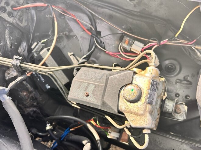 Mercedes E 250 1992, 121,243 km - 2.5 l - Beyləqan