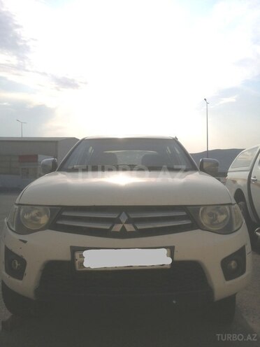Mitsubishi L200 2013, 350,000 km - 2.5 l - Bakı