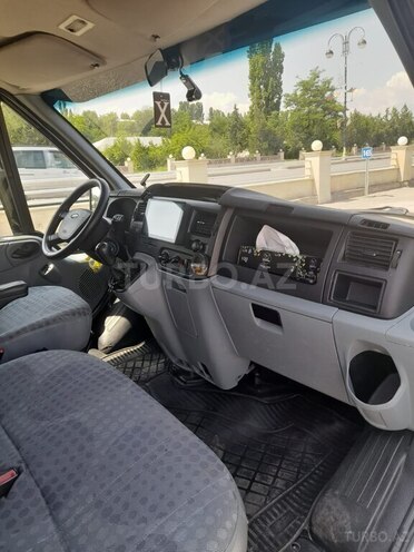 Ford Transit 2009, 214,270 km - 2.5 l - Quba