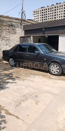 Mercedes E 290 1996, 254,542 km - 2.9 l - Sumqayıt