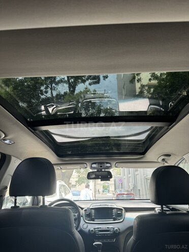 Kia Sorento-12