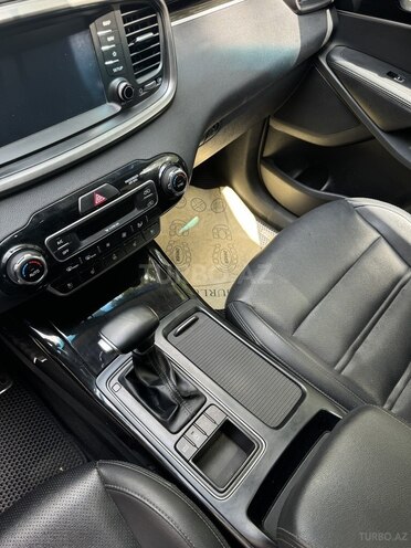 Kia Sorento-13