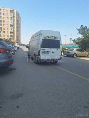 Ford Transit-6