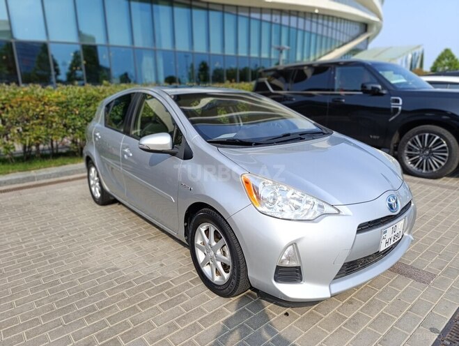 Toyota Prius C-4