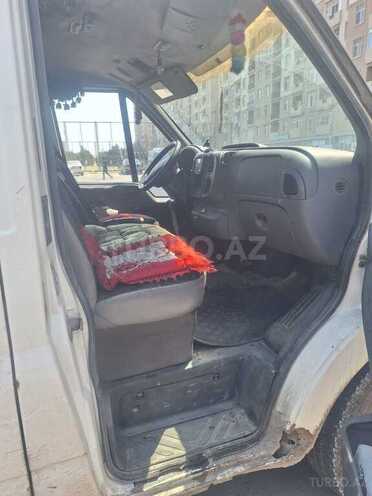 Ford Transit-8