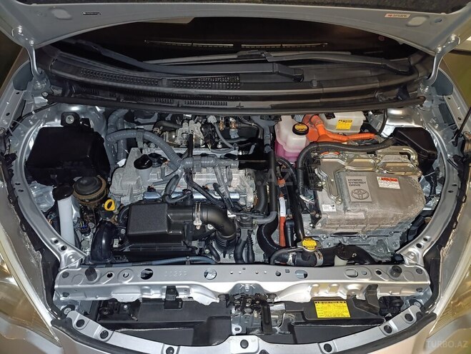 Toyota Prius C-14