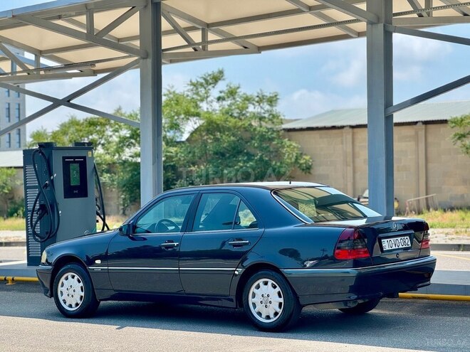 Mercedes C 240 1999, 319,000 km - 2.4 l - Bakı