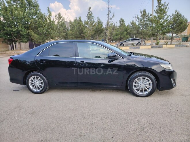 Toyota Camry-5