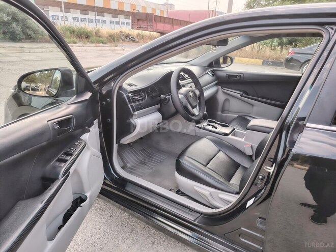 Toyota Camry-14
