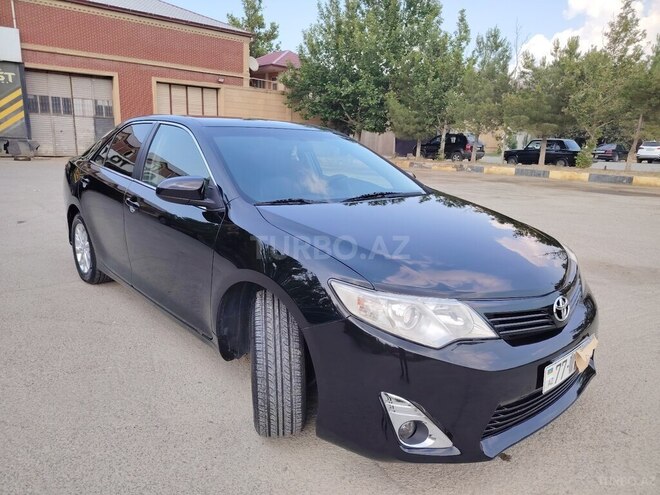 Toyota Camry-12
