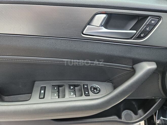 Hyundai Sonata-6