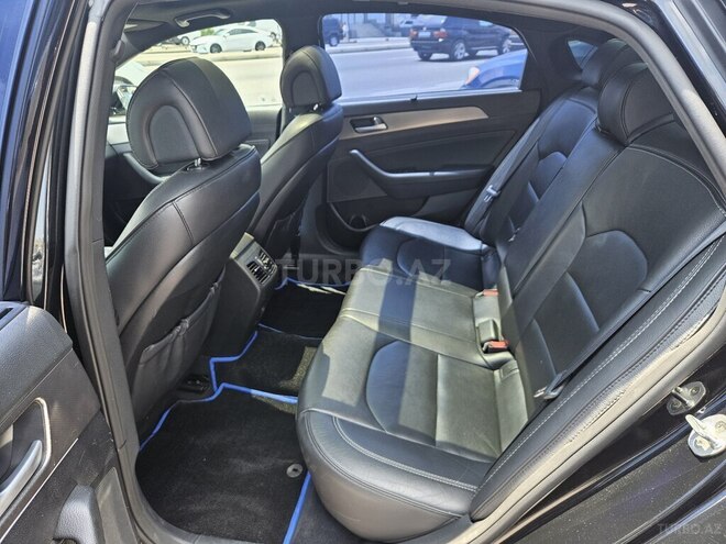 Hyundai Sonata-11