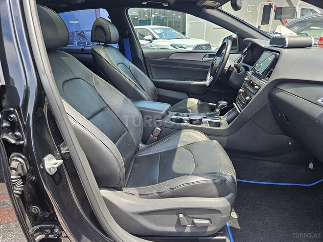 Hyundai Sonata-16