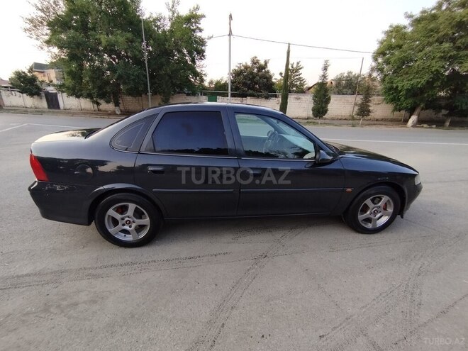 Opel Vectra 1997, 270,000 km - 2.0 l - Sumqayıt
