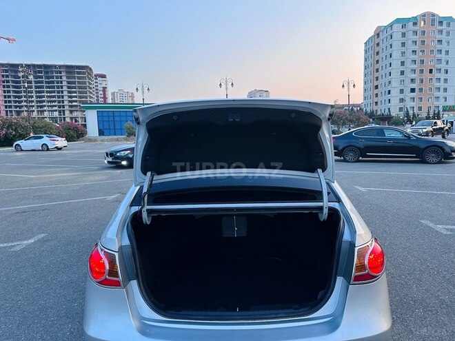 Hyundai Elantra-11