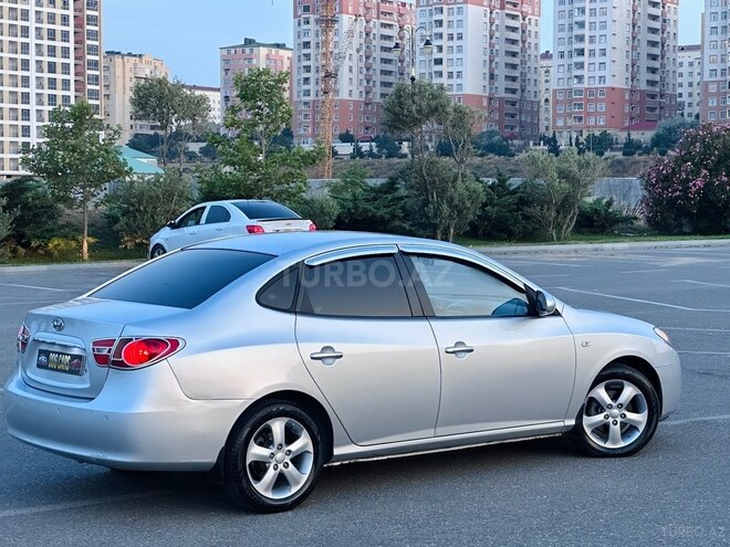 Hyundai Elantra-4