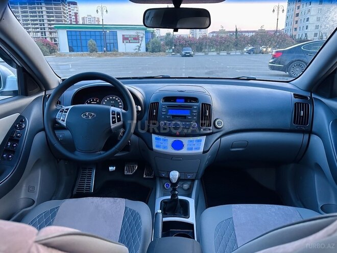 Hyundai Elantra-8
