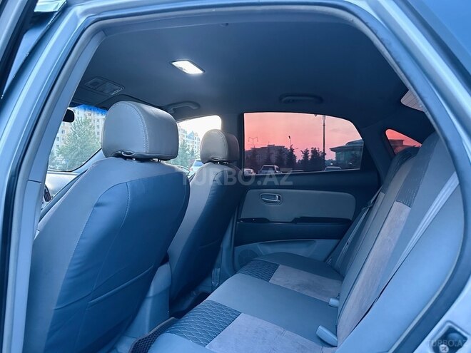Hyundai Elantra-13