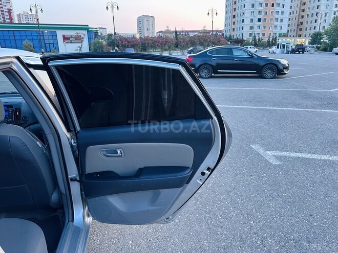 Hyundai Elantra-7