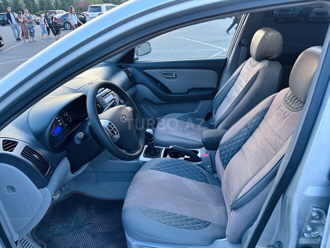 Hyundai Elantra-17