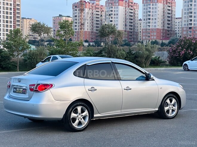 Hyundai Elantra-24