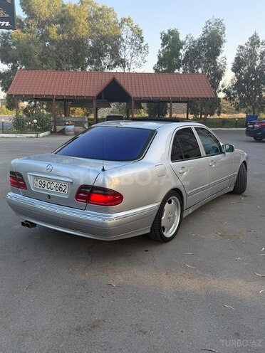 Mercedes E 320 2000, 434,000 km - 3.2 l - Yevlax