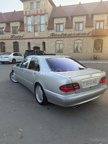 Mercedes E 320 2000, 434,000 km - 3.2 l - Yevlax