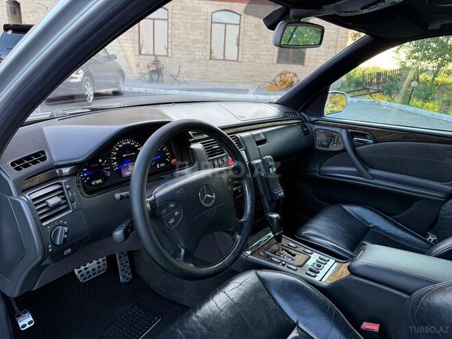 Mercedes E 320 2000, 434,000 km - 3.2 l - Yevlax