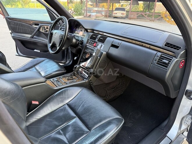 Mercedes E 320 2000, 434,000 km - 3.2 l - Yevlax