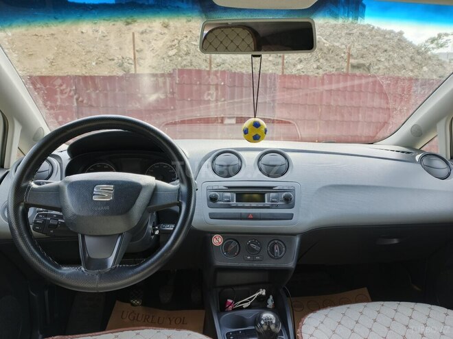 SEAT Ibiza-5