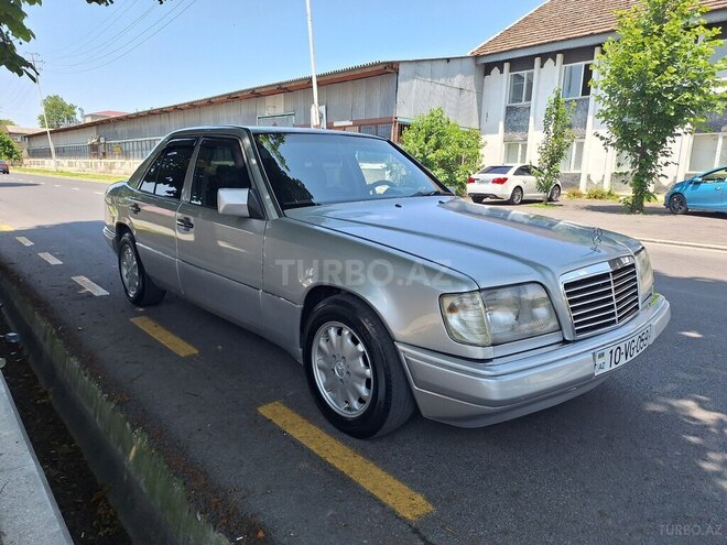 Mercedes E 220 1995, 450,369 km - 2.2 l - Şəki