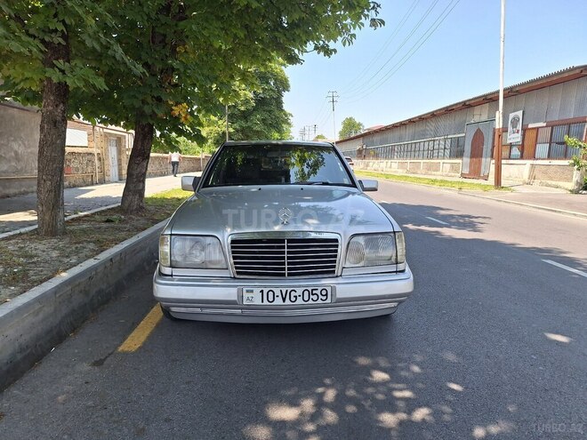 Mercedes E 220 1995, 450,369 km - 2.2 l - Şəki