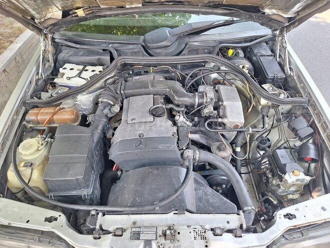 Mercedes E 220 1995, 450,369 km - 2.2 l - Şəki