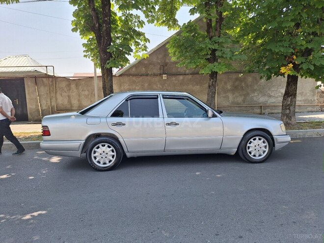 Mercedes E 220 1995, 450,369 km - 2.2 l - Şəki
