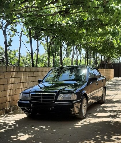 Mercedes C 230 1998, 329,000 km - 2.3 l - Salyan