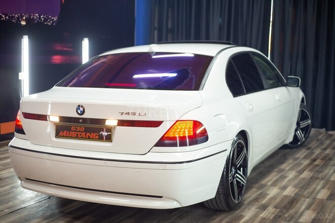 BMW 735 2004, 275,000 km - 3.6 l - Sumqayıt