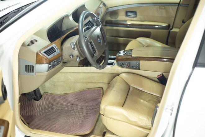 BMW 735 2004, 275,000 km - 3.6 l - Sumqayıt