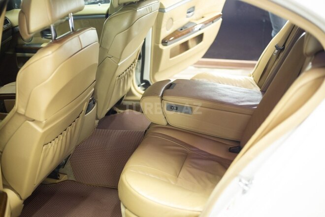 BMW 735 2004, 275,000 km - 3.6 l - Sumqayıt