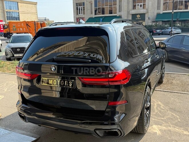 BMW X7-13