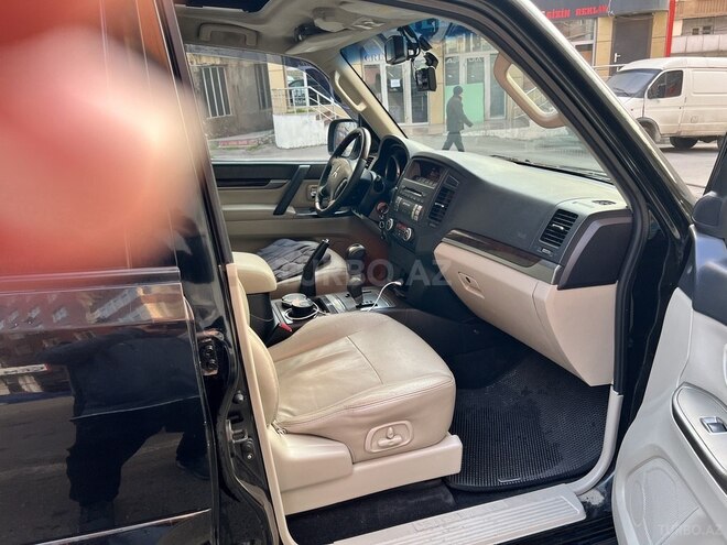 Mitsubishi Pajero 2012, 189,000 km - 3.5 л - Bakı