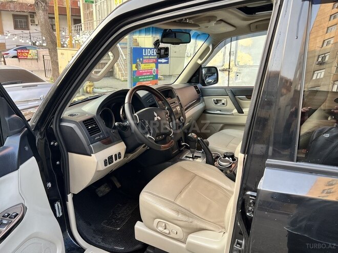 Mitsubishi Pajero 2012, 189,000 km - 3.5 л - Bakı