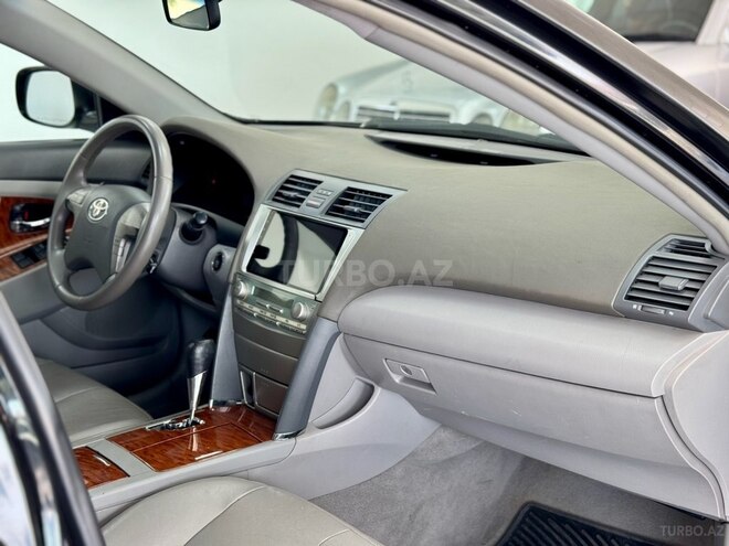 Toyota Camry-14