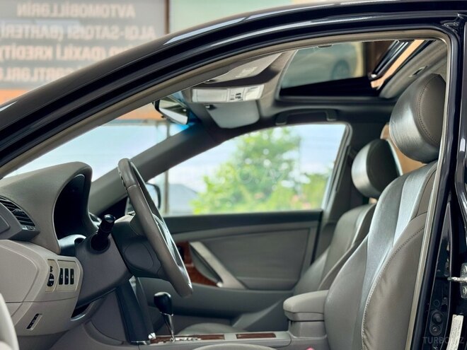Toyota Camry-15