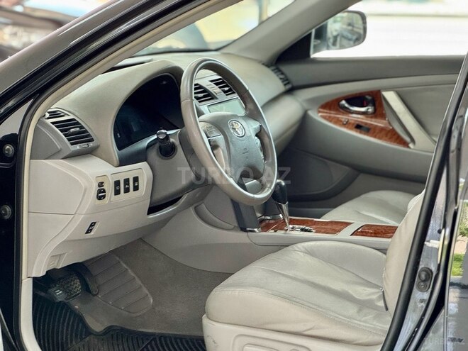 Toyota Camry-17