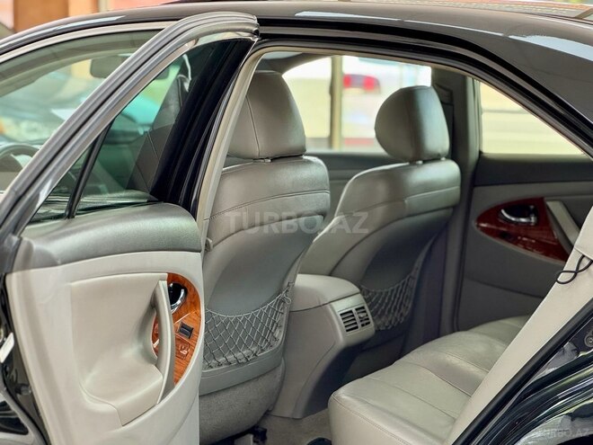 Toyota Camry-19