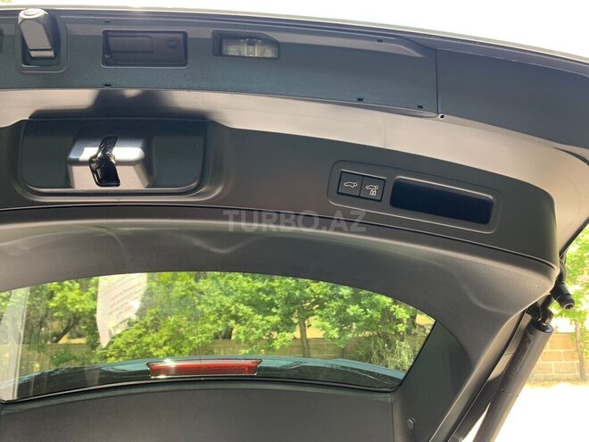 Lexus UX 300h-8