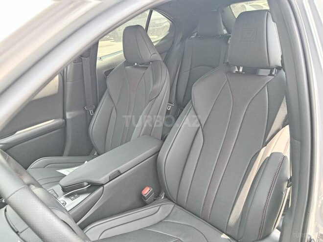 Lexus UX 300h-20